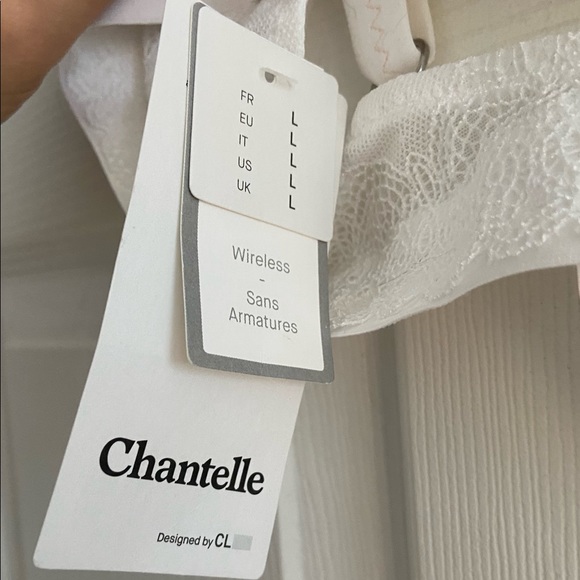 NWT Chantelle white lace wireless bralette size large - Picture 3 of 4